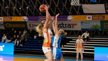 NOVÁČEK POZLOBIL TRUTNOV