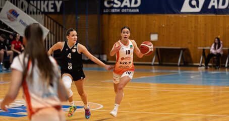 Poslední čtvrtina soupeři stačila | 57:79 Poslední čtvrtina soupeři stačila | 57:79