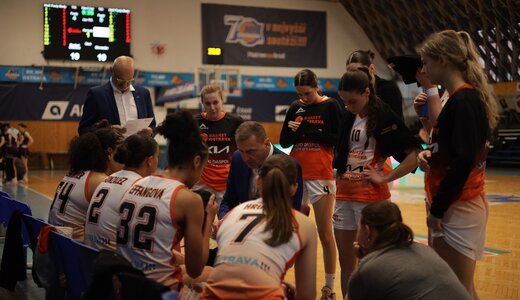 TŘETÍ VÝHRA | SLOVANKA - BO | 69:83